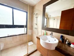 Lornie Road (D11), Terrace #513044281